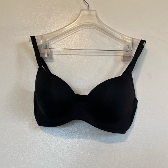 Natori Other - Natori  black Soft Comfort Seamless Revelation contour padded underwire Bra